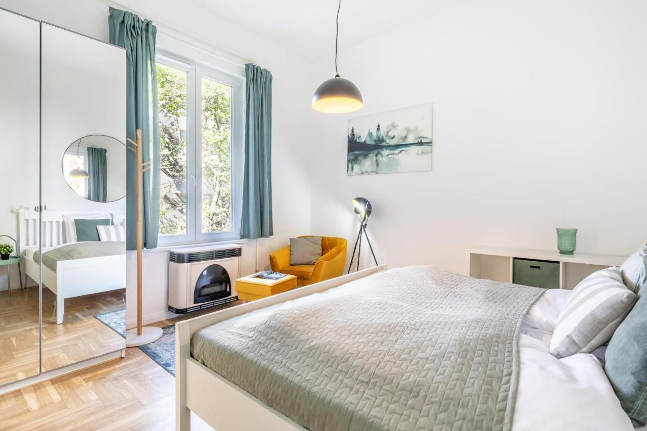 Lovely & Cozy With A C Apartament