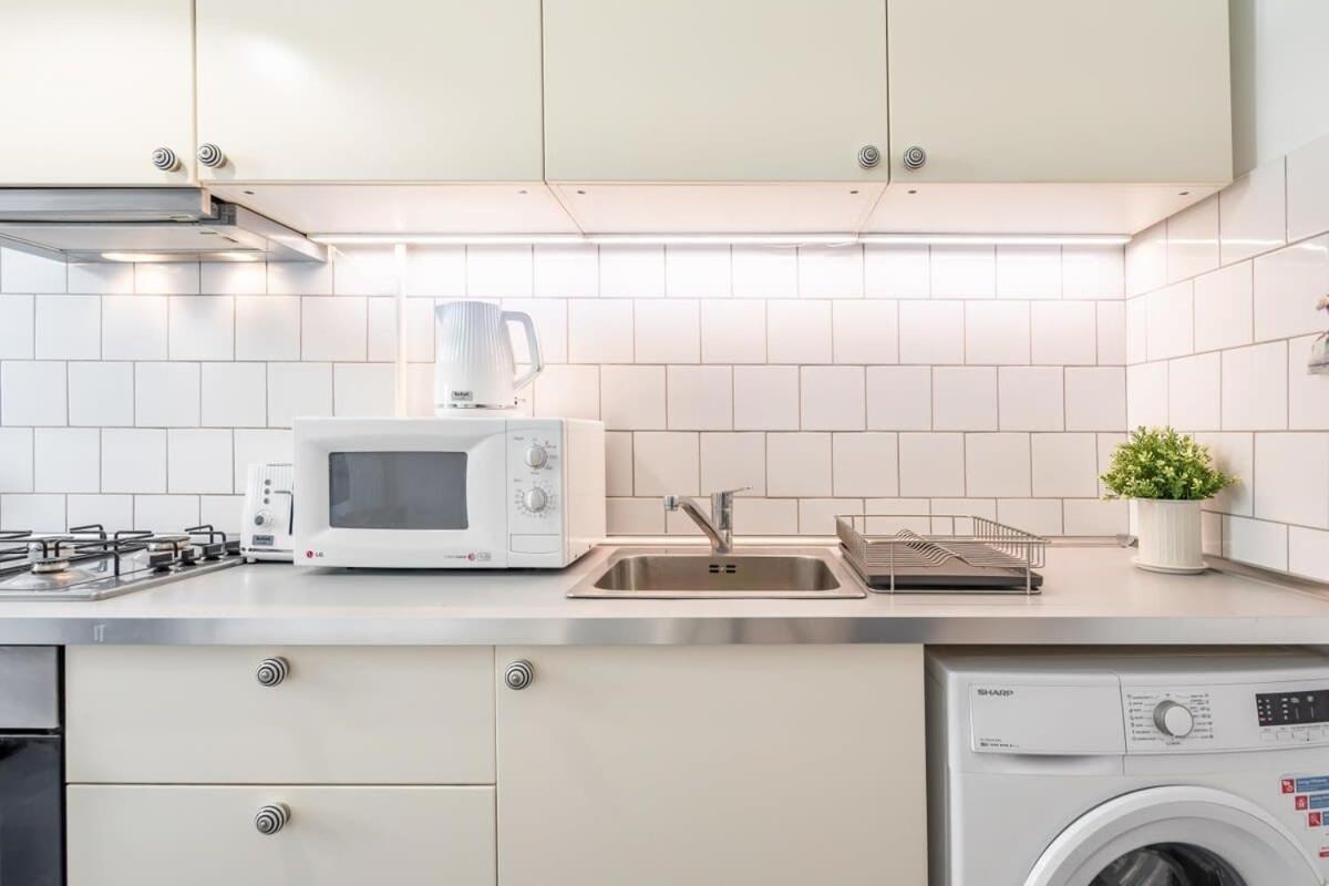 Apartament Lovely & Cozy With A C Budapesta